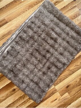 Cozy Taupe Faux Fur Throw Blanket - Plush Bed Accent